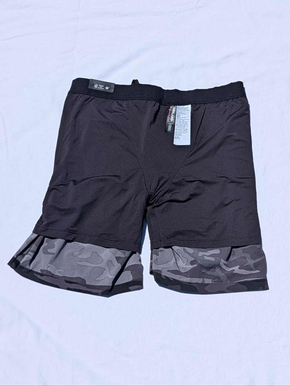 Kirkland Signature Men's Swim Trunks Size L - Picture 15 of 16